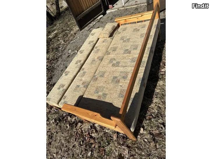 Säljes Gammal bäddsoffa