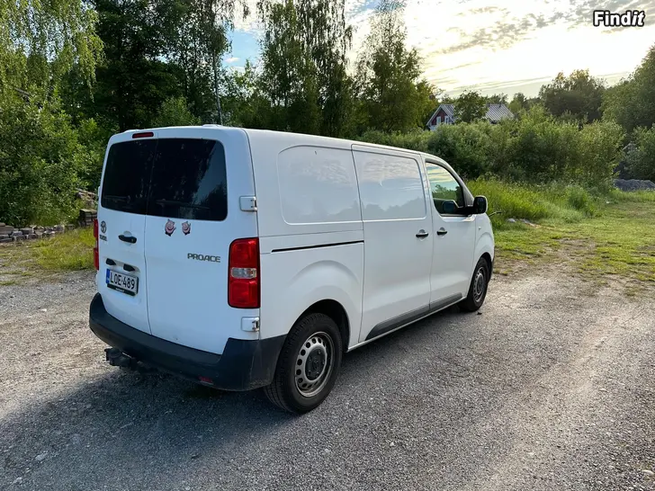 Säljes Toyota Proace L1 2.0 D 180 automatpaketbil