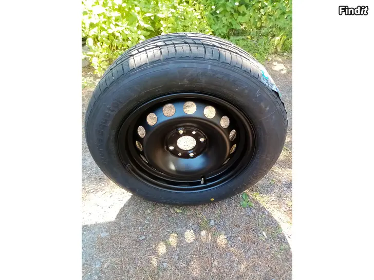 Myydään Fiat kesärenkaat