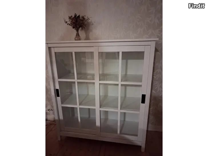 Säljes Vitrinskåp