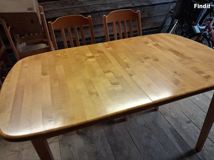 Säljes Matbord och 6 stolar