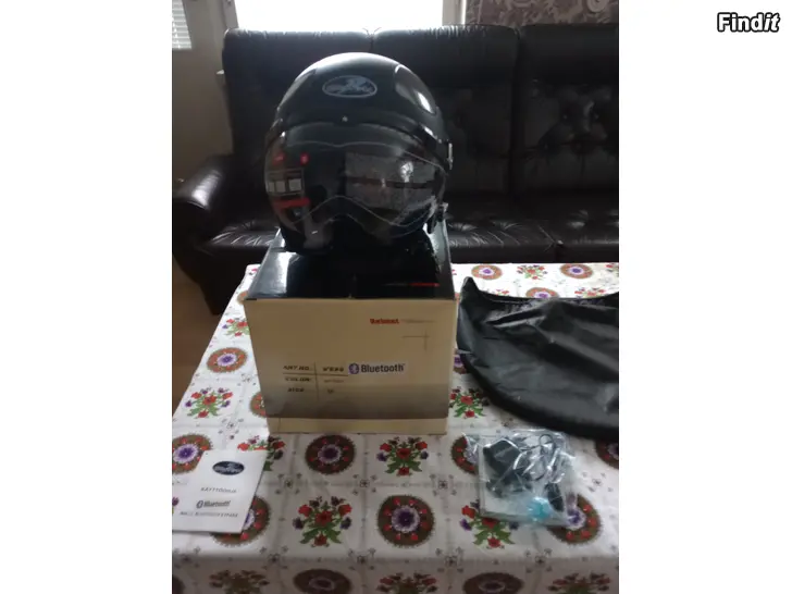 Myydään Bluetooth Kypärä Blutek V580B2 M koko