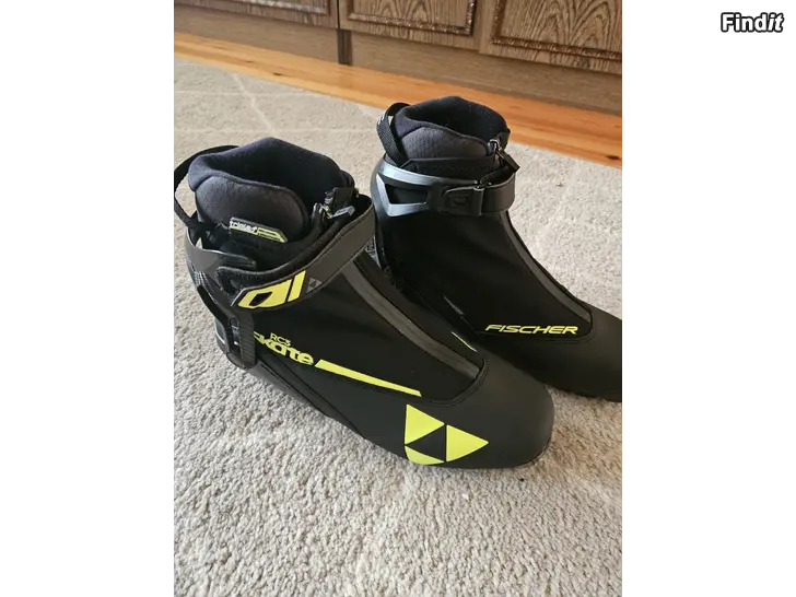 Myydään Fischer luistelumonot