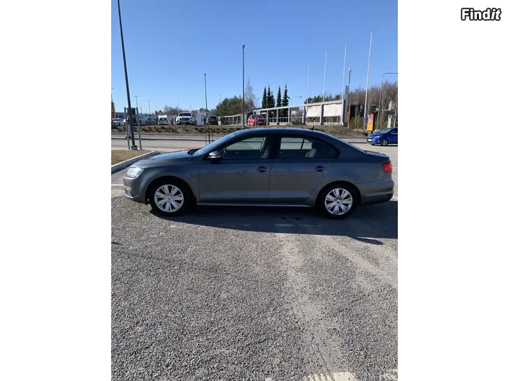 Säljes Volkswagen Jetta åm 2011 säljs som obehövlig