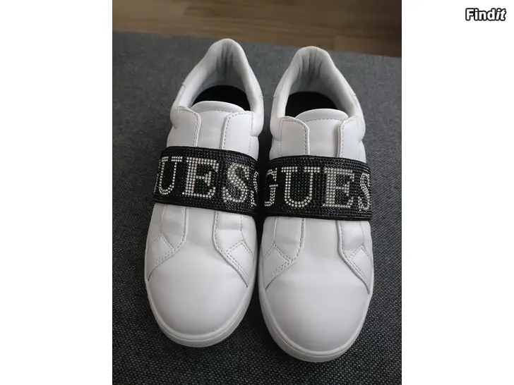 Säljes Guess kengät 39