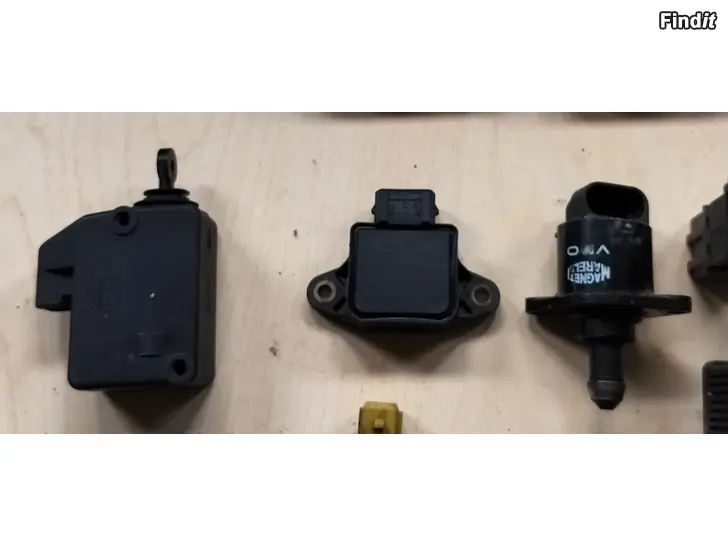 Myydään Tyhjäkäyntianturi kaasuläpäanturi keskuslukitus moottori