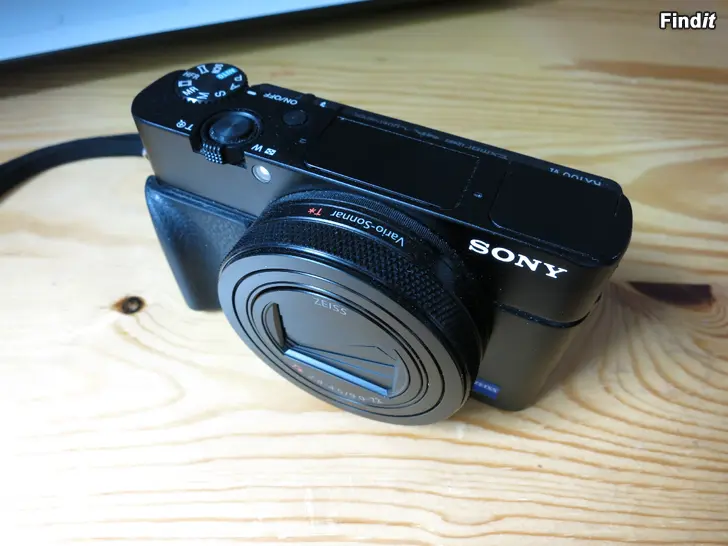 Myydään Sony RX 100 VI