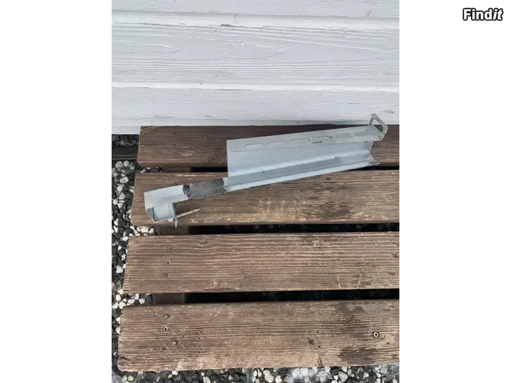 Myydään Aurinkopaneelien tiilikatto kannatin