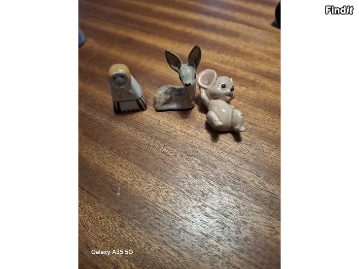 Myydään Bambi koriste  ym