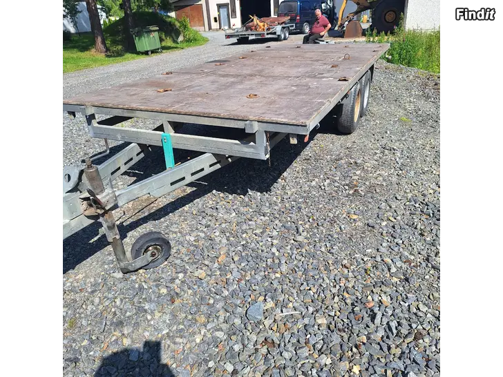 Säljes 2700 kg Lavett 25 m