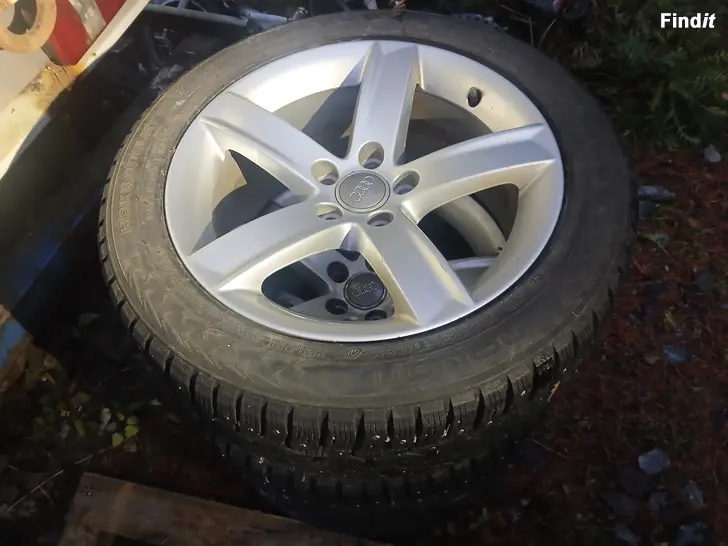 Myydään Audi fäljar 17 med vinterdäck