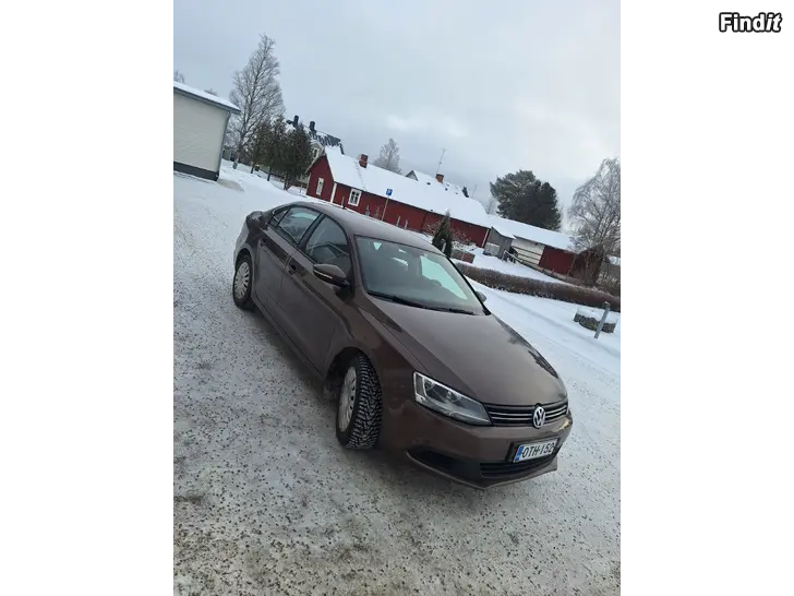 Myydään Vw Jetta bensin