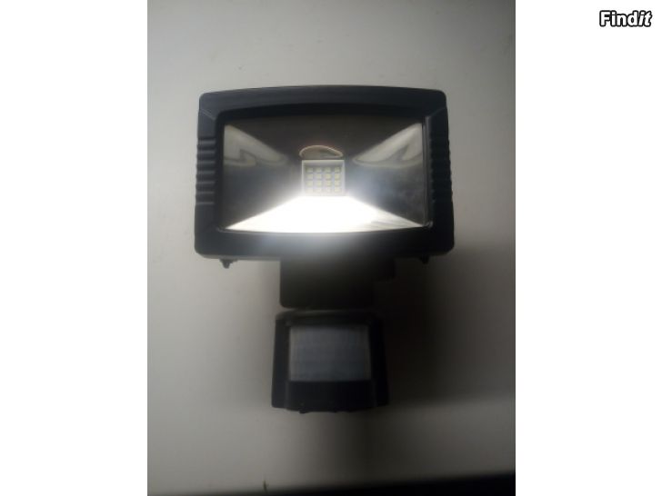 Säljes Livarno Lux Led Spotlight 8.5W