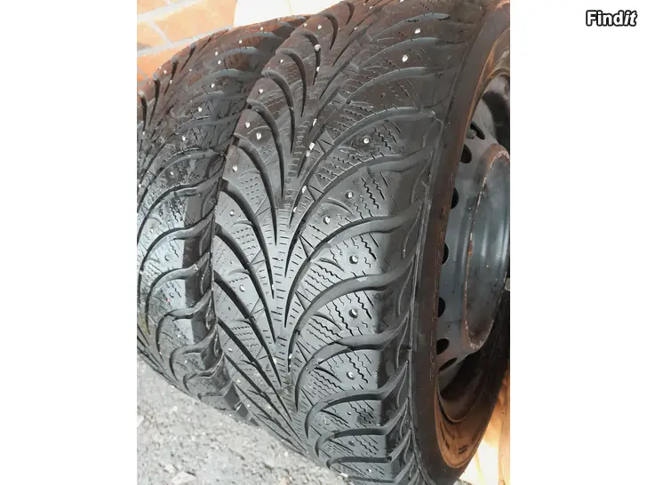 Myydään 205 60 R16 Nastarenkaat ja Toyota vanteet pari