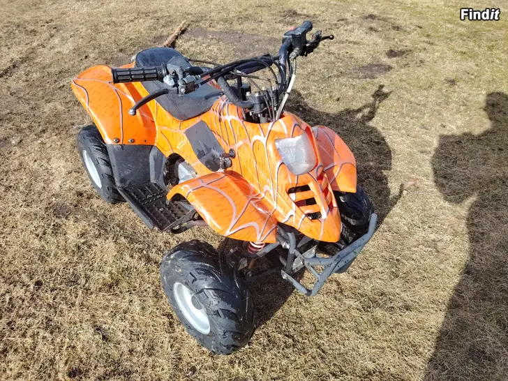 Säljes Fyrhjuling för barn, 50cc automat