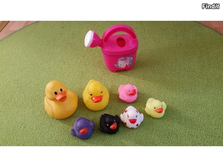 Myydään Kylpylelut kastelukannu ja ankkaperhe -hinta 6e