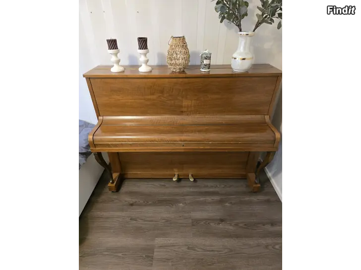 Säljes Piano Geyer
