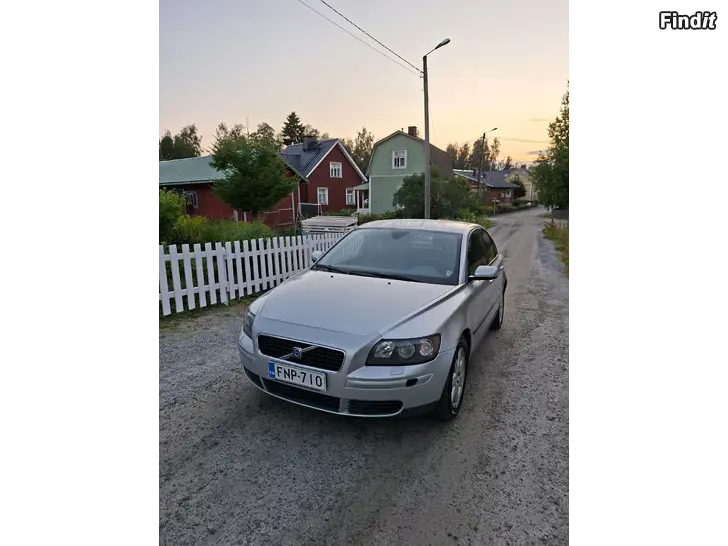 Säljes Volvo s40 2,4 2004