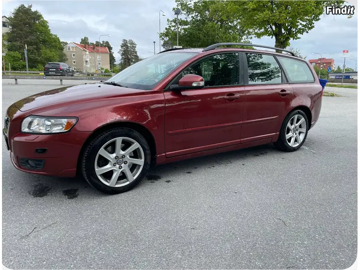 Säljes Volvo  V50 T5a Automat AWD.Dragkrok.Momentum