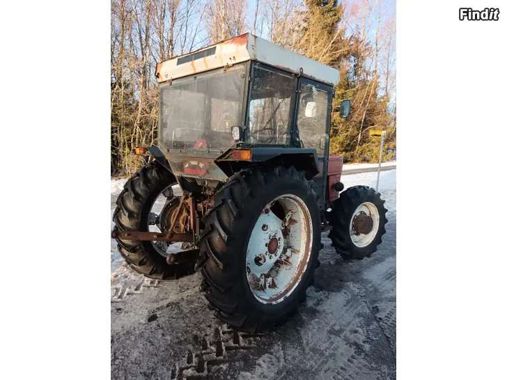 Säljes Traktor 4x4 - 81