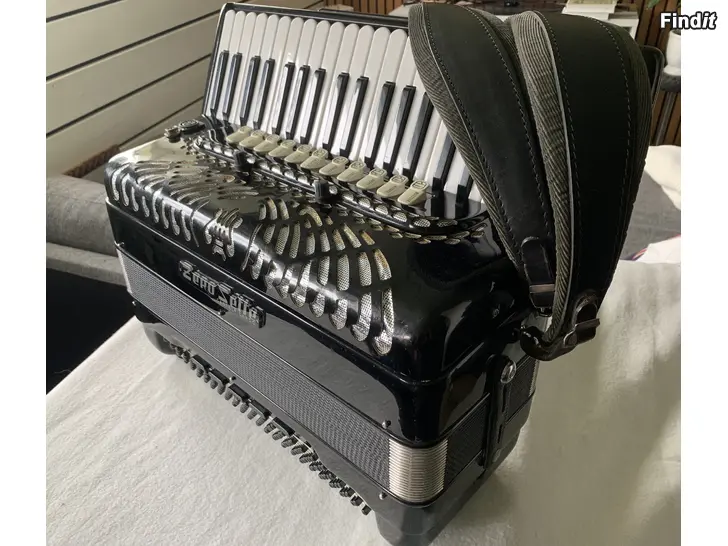 Säljes Pianodragspel Zero Sette 4k med mikrofoner