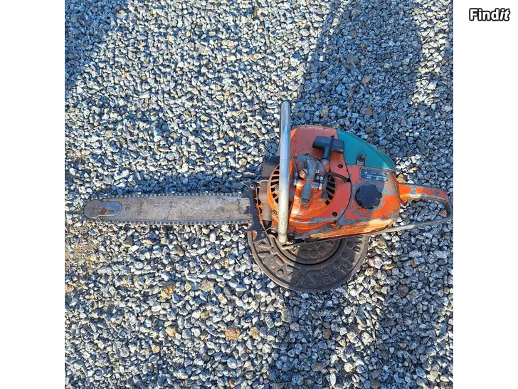 Myydään moottorisaha