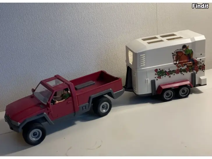 Myydään Schleich bil och transport