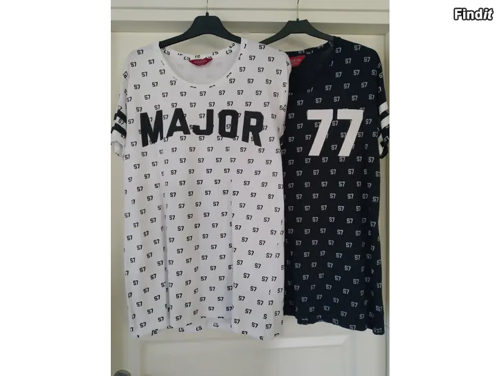 Säljes 2 snygga t-shirts i storlek M