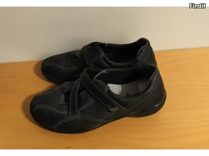 Säljes Sievi kengät neljänsuora huppari