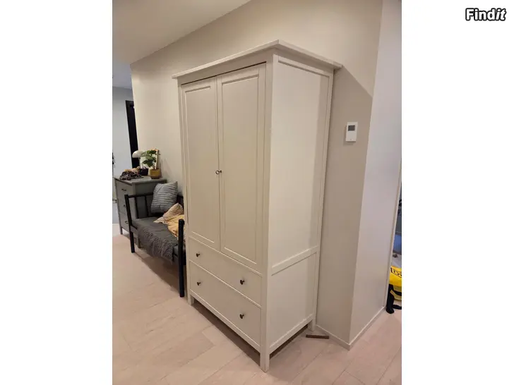 Säljes Ikea klädskåp