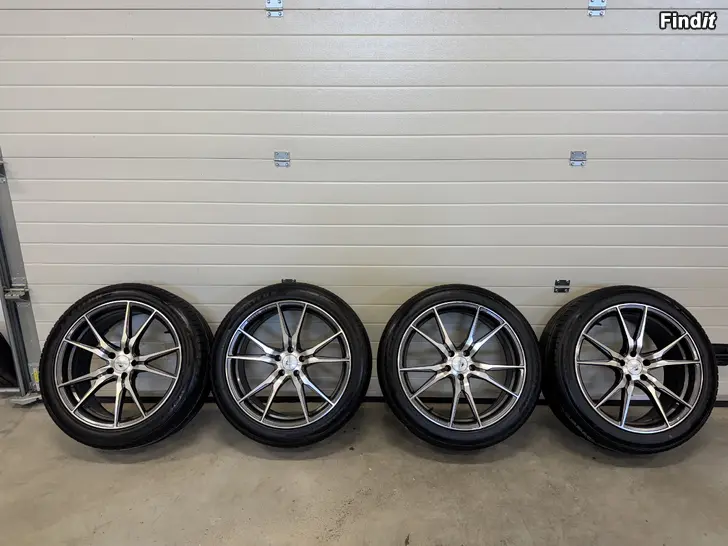 Säljes 20 Fälgar 5x112 20x9.0J ET 35 med 255/45/R20 105Y XL däck