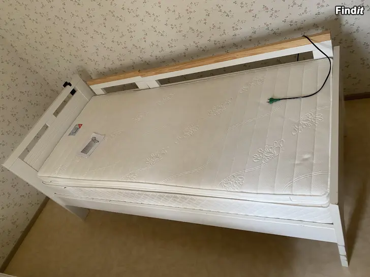 Säljes Säng med elmotor 80x200