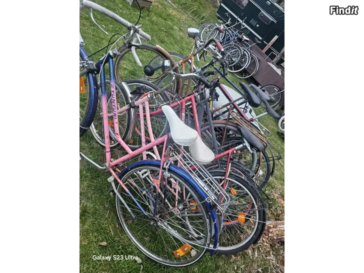 Myydään Gammal cykel för reservdelar