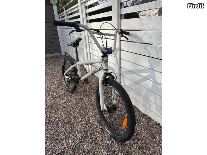 Myydään BMX FELT