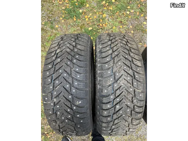 Myydään Nastarenkaat 215/60R17 Nokian Hakkapeliitta 10 SUV