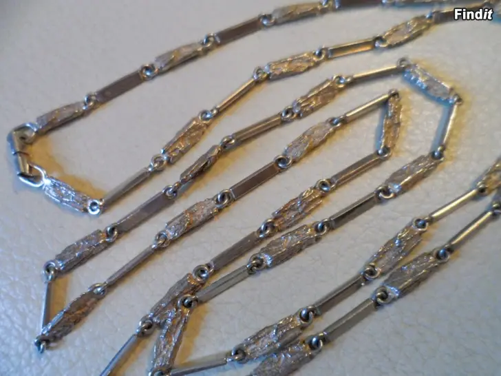 Säljes Erikoinen ketju 71,5cm Hopea 1980-luv