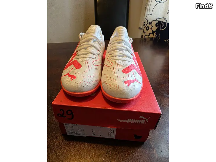 Säljes Nya puma inneskor st 29