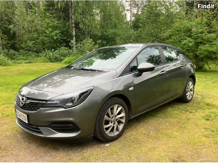 Myydään Opel Astra 1.2  5-ov Ultimate 130 TurboLohko/sisähaara TutkatLEDmatrix valot