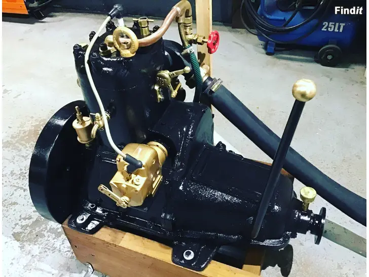 Myydään Gammal riktig båtmotor Olympia