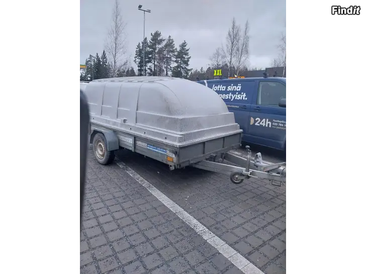 Myydään Myydään jarrullinen peräkätty