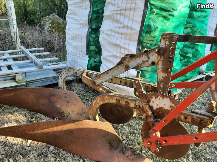 Säljes 2-skärig plog