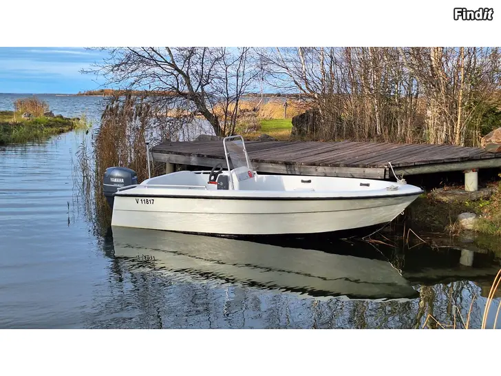 Säljes Martin 470 pulpetbåt med fyrtaktsmotor