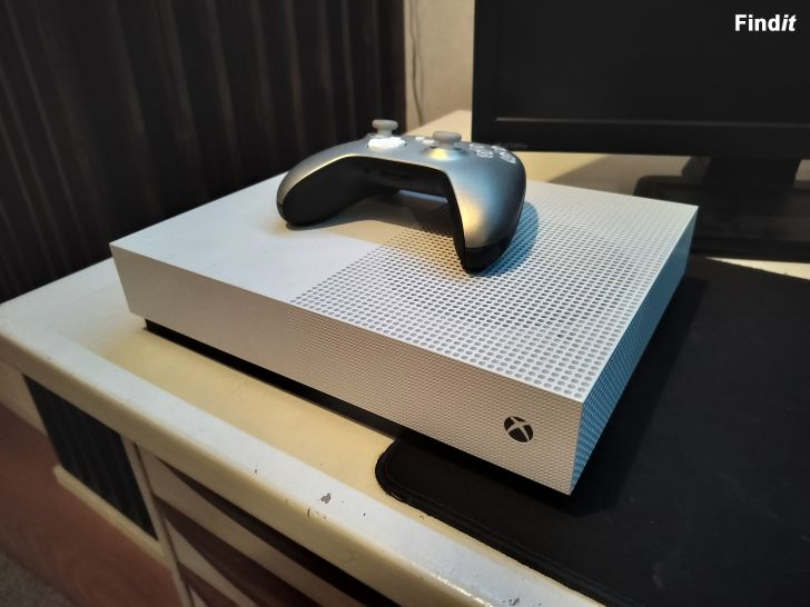 Säljes Xbox One S