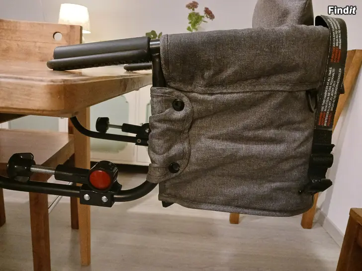 Säljes Barnmatstol