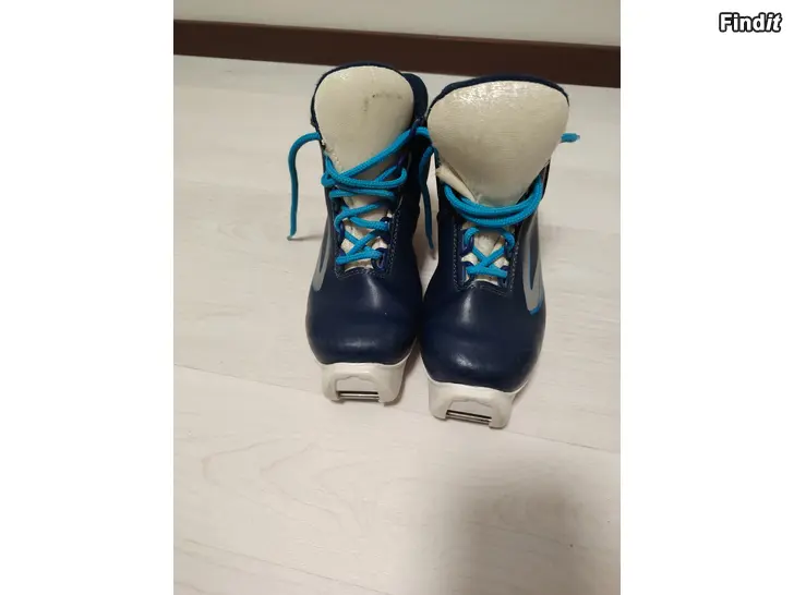 Myydään Lasten hiihtomonot