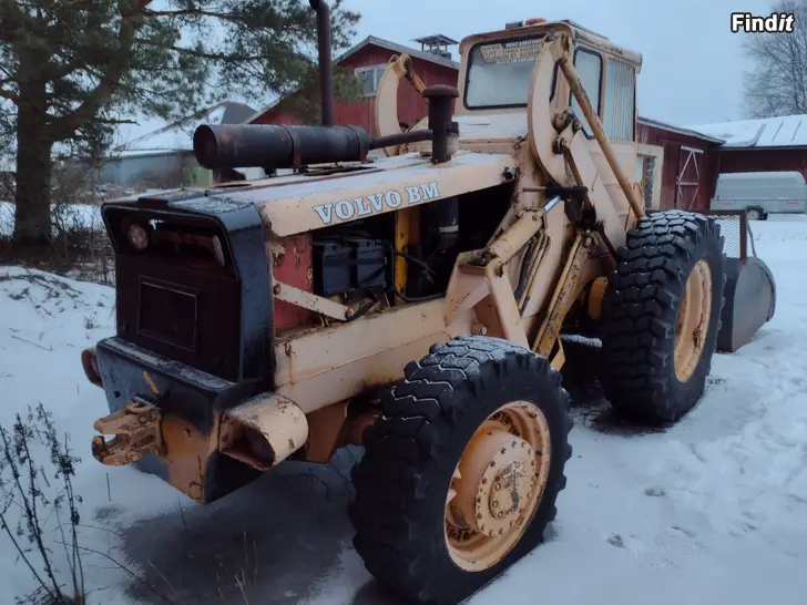 Myydään VOLVO BM LM640