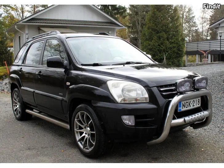 Säljes Siisti, tilava neliveto Kia Sportage II 2.7 V6 automaatti
