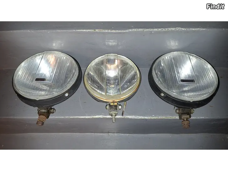 Myydään 3  Bosch vanhaa  lisävaloa