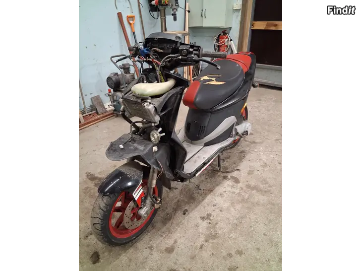 Myydään Säljes piaggio nrg
