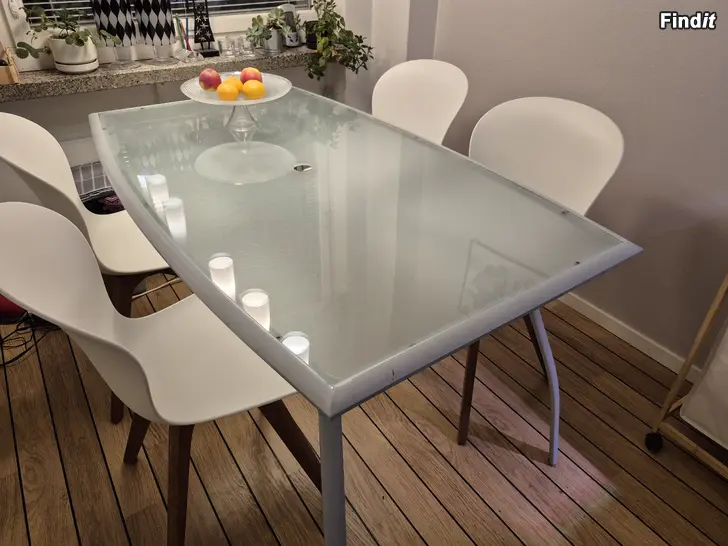 Säljes Trädgårdsbord